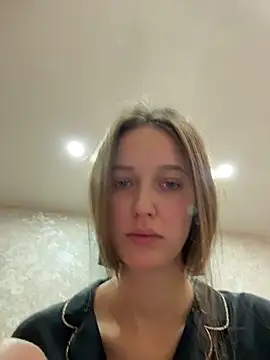 ElliRose online show from December 14, 2025, 9:48 am