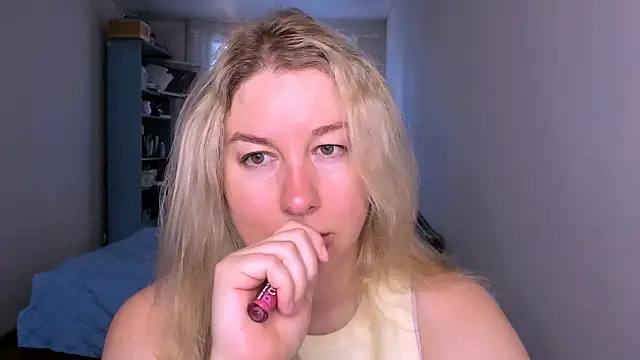 NancySanders online show from June 22, 2026, 4:42 am