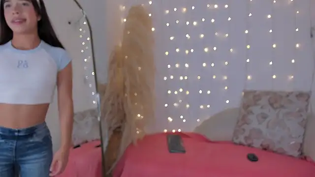 arianna cox   online show from October 9, 2025, 7:36 pm