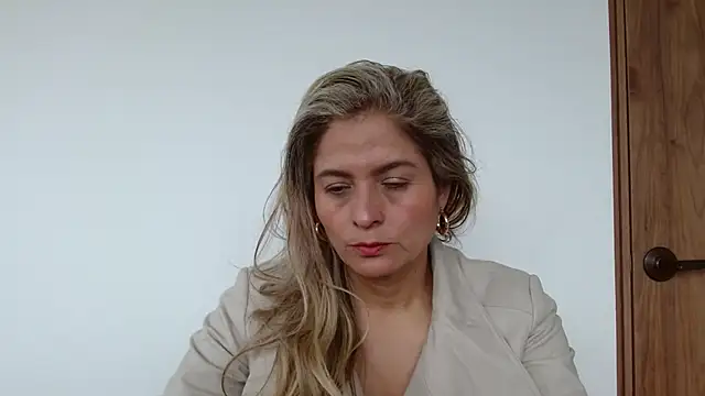 linda-mature43 online show from September 17, 2025, 4:31 pm