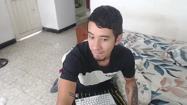couplehotfantasies online show from September 29, 2025, 6:46 pm