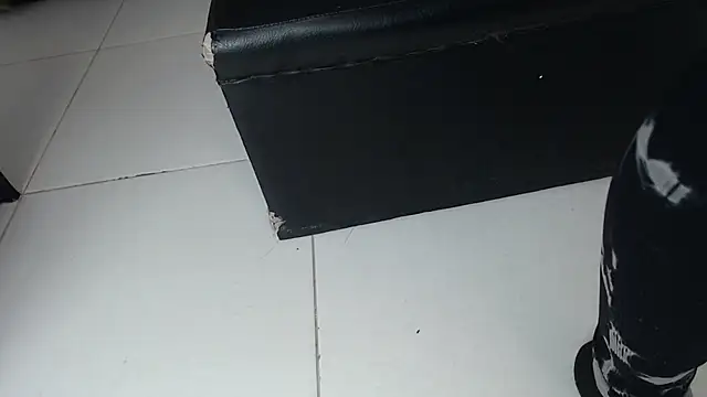 Snapshot of Michellee_20 chatting on October 11, 2025, 1:45 pm Michellee 20 online show from October 11, 2025, 1:45 pm