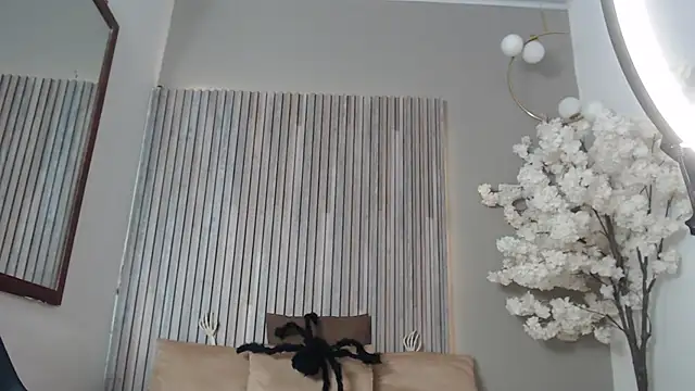 Snapshot of Michellee_20 chatting on October 12, 2025, 1:12 pm Michellee 20 online show from October 12, 2025, 1:12 pm