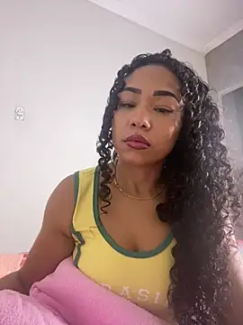 jhennyfer online show from March 10, 2026, 4:49 am