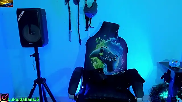 Snapshot of zeus_7777 chatting on December 4, 2025, 8:02 am zeus 7777 online show from December 4, 2025, 8:02 am