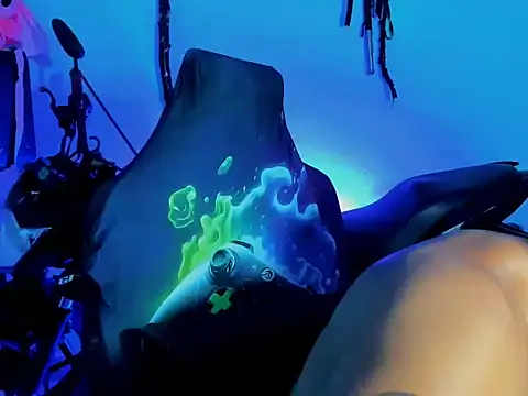 Snapshot of zeus_7777 chatting on October 9, 2025, 11:05 pm zeus 7777 online show from October 9, 2025, 11:05 pm