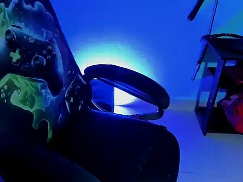 Snapshot of zeus_7777 chatting on November 4, 2025, 10:52 am zeus 7777 online show from November 4, 2025, 10:52 am