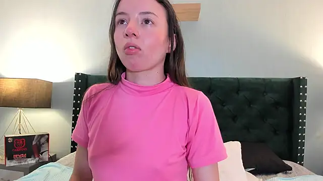 VioletaNova online show from April 30, 2026, 8:57 pm