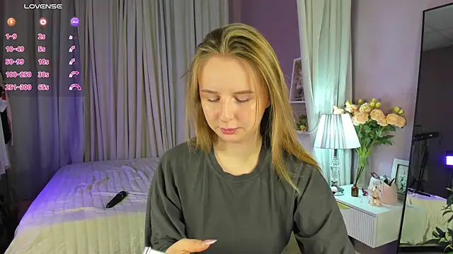 Snapshot of Rina_Panic chatting on June 18, 2026, 1:04 am Rina Panic online show from June 18, 2026, 1:04 am