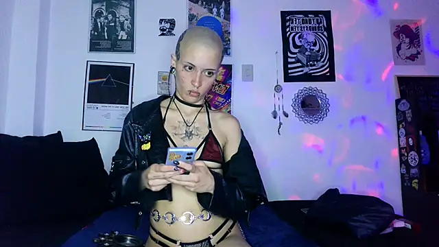 plutonbluemooon333 online show from October 16, 2025, 3:15 am