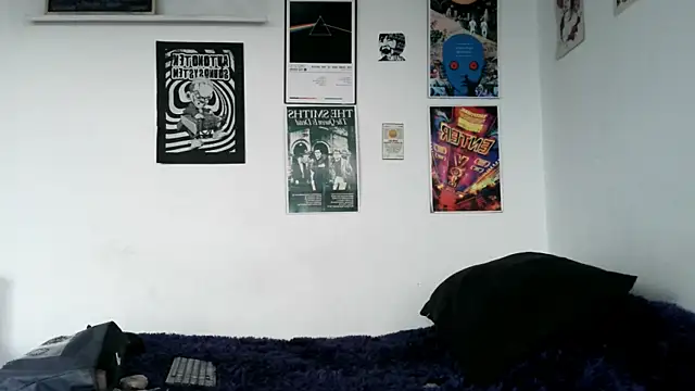 plutonbluemooon333 online show from February 12, 2026, 9:58 pm