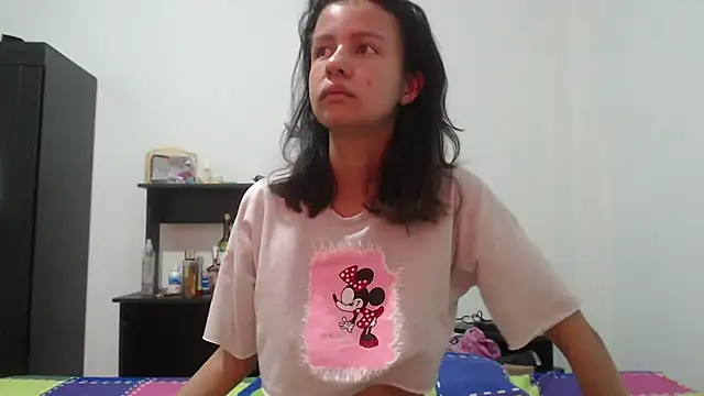 Snapshot of nathaly_jones_ chatting on May 19, 2026, 12:23 pm nathaly jones online show from May 19, 2026, 12:23 pm