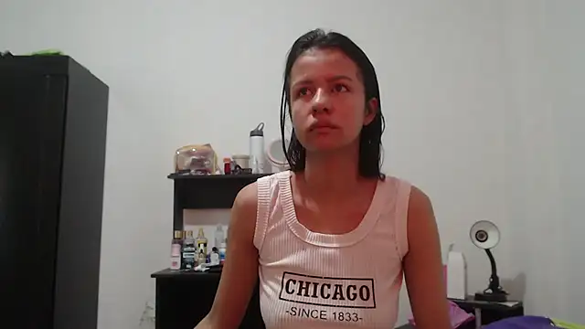 Snapshot of nathaly_jones_ chatting on July 8, 2026, 12:17 pm nathaly jones online show from July 8, 2026, 12:17 pm