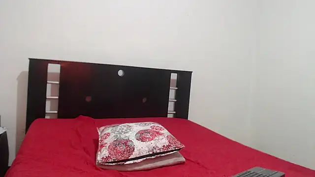 nathaly jones  online show from October 21, 2025, 10:09 pm