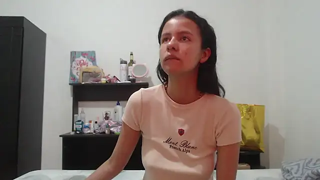 Snapshot of nathaly_jones_ chatting on June 15, 2026, 12:27 pm nathaly jones online show from June 15, 2026, 12:27 pm