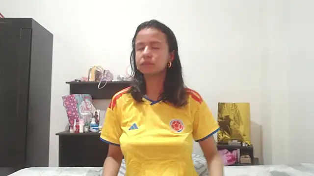 Snapshot of nathaly_jones_ chatting on June 17, 2026, 12:26 pm nathaly jones online show from June 17, 2026, 12:26 pm