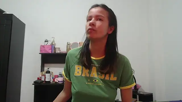 Snapshot of nathaly_jones_ chatting on August 6, 2026, 12:22 pm nathaly jones online show from August 6, 2026, 12:22 pm
