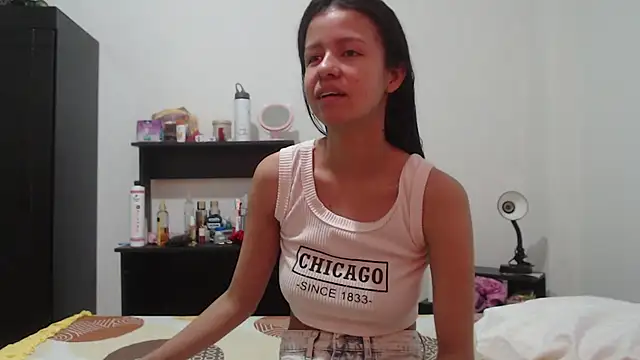 Snapshot of nathaly_jones_ chatting on July 2, 2026, 12:33 pm nathaly jones online show from July 2, 2026, 12:33 pm