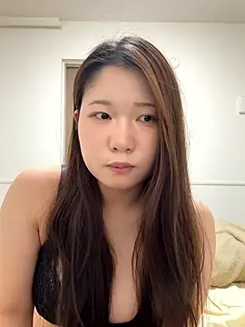  YUNOo0  online show from December 17, 2025, 2:22 pm