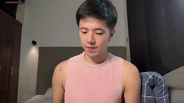 Addictiveboi online show from May 17, 2026, 1:27 am