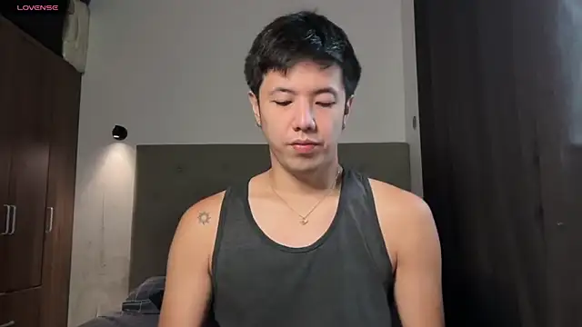 Addictiveboi online show from June 19, 2026, 1:33 am