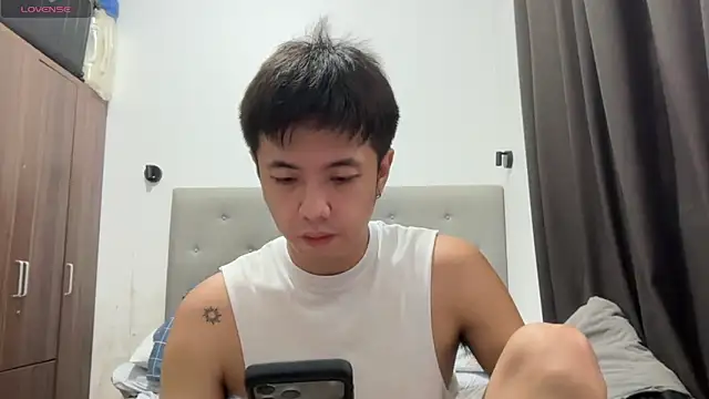 Addictiveboi online show from June 8, 2026, 4:13 am