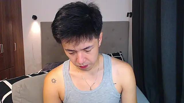 Snapshot of Addictiveboi chatting on December 2, 2025, 2:12 am Addictiveboi online show from December 2, 2025, 2:12 am