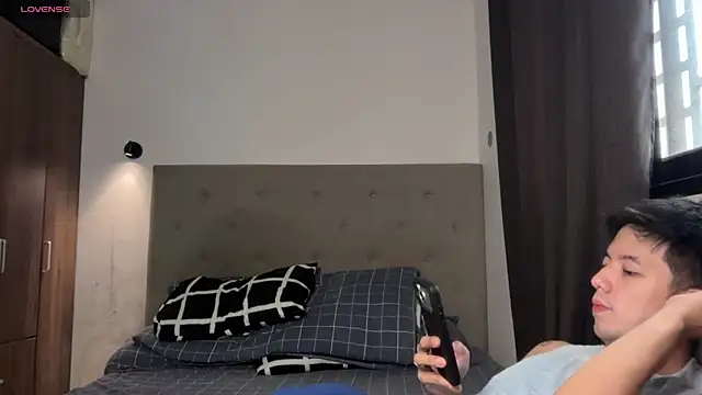 Addictiveboi online show from June 12, 2026, 5:16 am