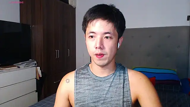 Snapshot of Addictiveboi chatting on February 20, 2026, 8:27 am Addictiveboi online show from February 20, 2026, 8:27 am