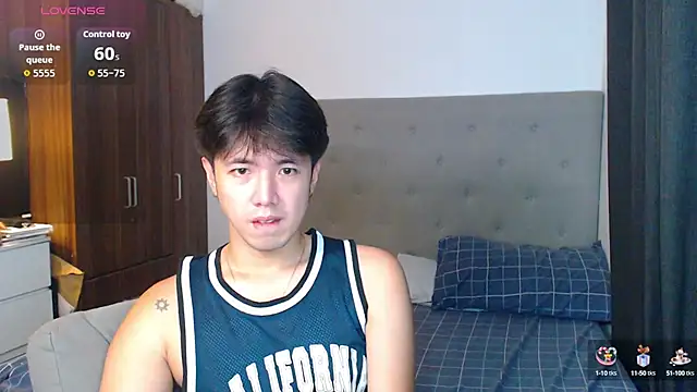 Snapshot of Addictiveboi chatting on October 7, 2025, 3:40 am Addictiveboi online show from October 7, 2025, 3:40 am