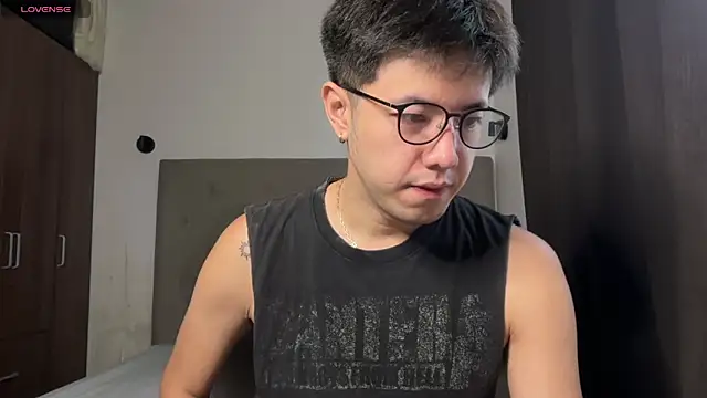 Addictiveboi online show from May 13, 2026, 1:23 am