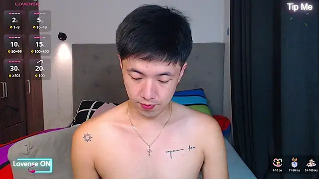 Snapshot of Addictiveboi chatting on November 24, 2025, 5:18 am Addictiveboi online show from November 24, 2025, 5:18 am