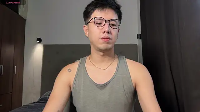 Addictiveboi online show from May 6, 2026, 4:05 am