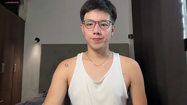 Addictiveboi online show from May 8, 2026, 3:21 am