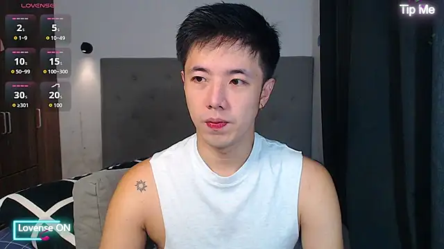 Snapshot of Addictiveboi chatting on December 4, 2025, 2:21 am Addictiveboi online show from December 4, 2025, 2:21 am