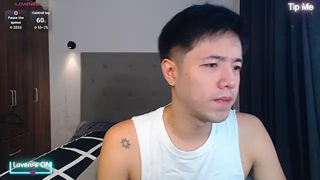 Snapshot of Addictiveboi chatting on November 29, 2025, 4:23 am Addictiveboi online show from November 29, 2025, 4:23 am