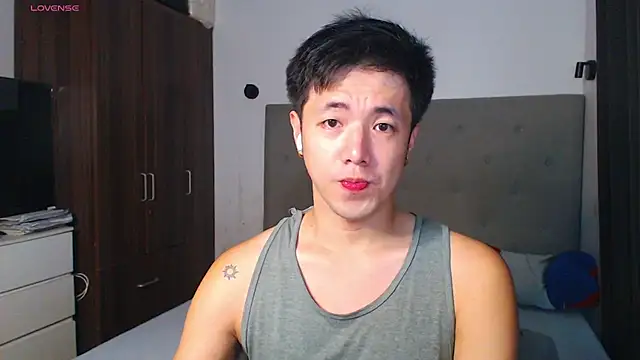 Snapshot of Addictiveboi chatting on March 18, 2026, 2:58 am Addictiveboi online show from March 18, 2026, 2:58 am