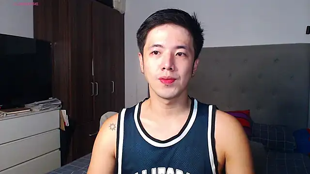 Snapshot of Addictiveboi chatting on February 18, 2026, 3:04 am Addictiveboi online show from February 18, 2026, 3:04 am