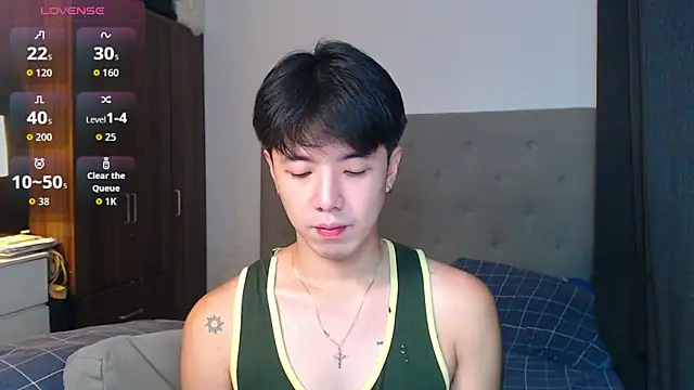 Snapshot of Addictiveboi chatting on October 24, 2025, 2:43 am Addictiveboi online show from October 24, 2025, 2:43 am