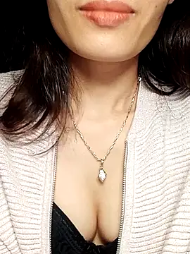 Snapshot of Hinna_x chatting on November 5, 2025, 9:18 pm Hinna x online show from November 5, 2025, 9:18 pm