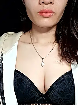 Snapshot of Hinna_x chatting on November 7, 2025, 7:51 pm Hinna x online show from November 7, 2025, 7:51 pm