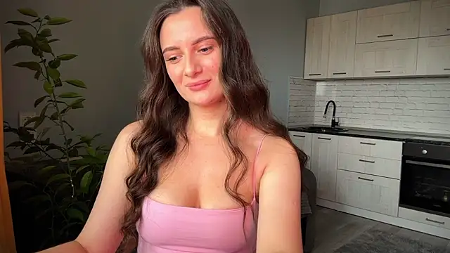 Snapshot of Luna_Raee chatting on September 21, 2025, 7:24 am Luna Raee online show from September 21, 2025, 7:24 am