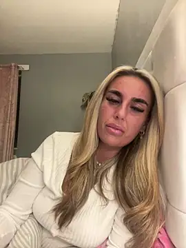 EllieMaeBaby online show from January 8, 2026, 2:39 am