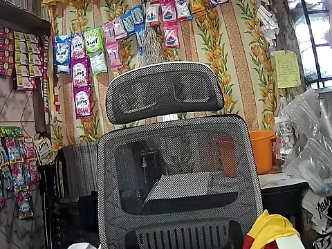 Hotzoey16 online show from April 21, 2026, 9:43 pm