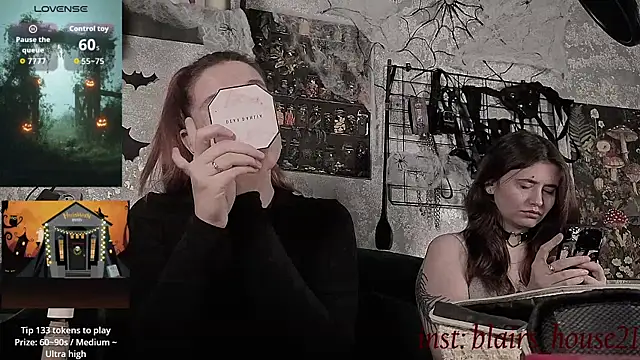 Snapshot of the_high_priestess chatting on October 31, 2025, 6:43 am the high priestess online show from October 31, 2025, 6:43 am