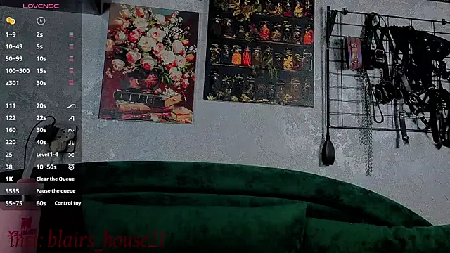 Snapshot of the_high_priestess chatting on October 16, 2025, 5:16 am the high priestess online show from October 16, 2025, 5:16 am