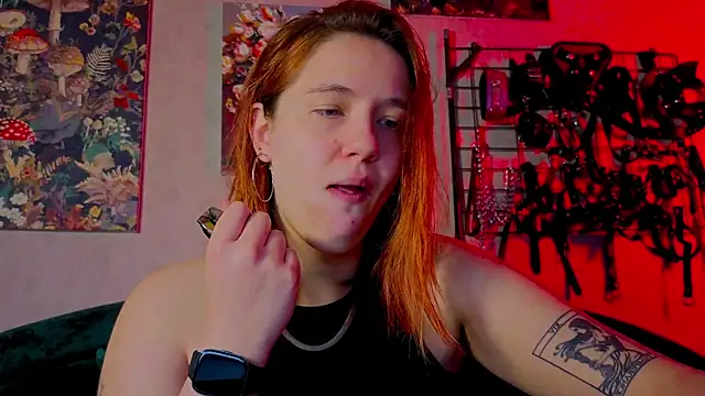 Snapshot of the_high_priestess chatting on May 16, 2026, 5:17 am the high priestess online show from May 16, 2026, 5:17 am