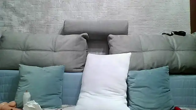 Snapshot of Mellana chatting on October 7, 2025, 6:03 am Mellana online show from October 7, 2025, 6:03 am