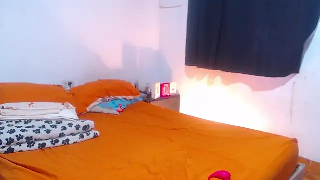 Snapshot of RuiMaddoox chatting on October 17, 2025, 6:32 pm RuiMaddoox online show from October 17, 2025, 6:32 pm