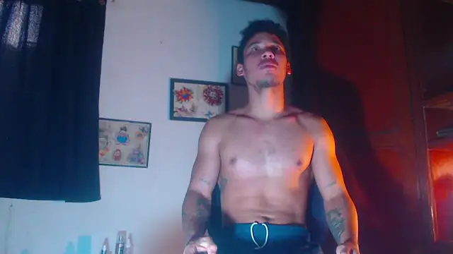 Snapshot of RuiMaddoox chatting on October 7, 2025, 12:06 pm RuiMaddoox online show from October 7, 2025, 12:06 pm